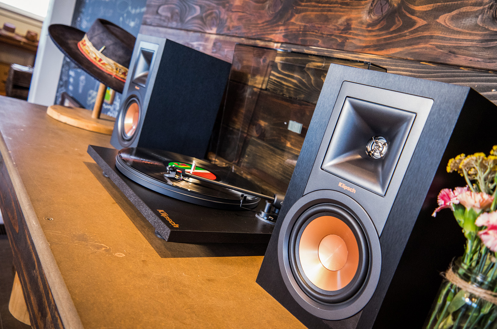 Klipsch R-15PM-turntable